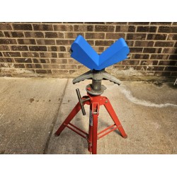 90° V-Pipe Stand Tool | Box Section Tube Support Adapter